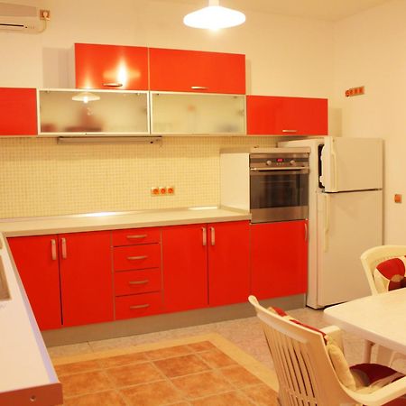 Apartments And Rooms Villa Mir Затон Экстерьер фото