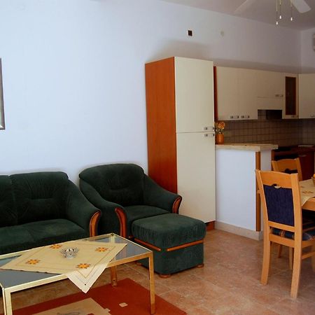Apartments And Rooms Villa Mir Затон Номер фото