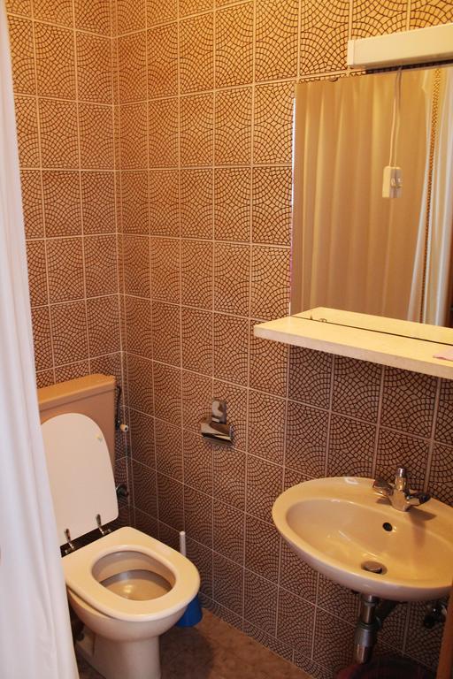 Apartments And Rooms Villa Mir Затон Экстерьер фото