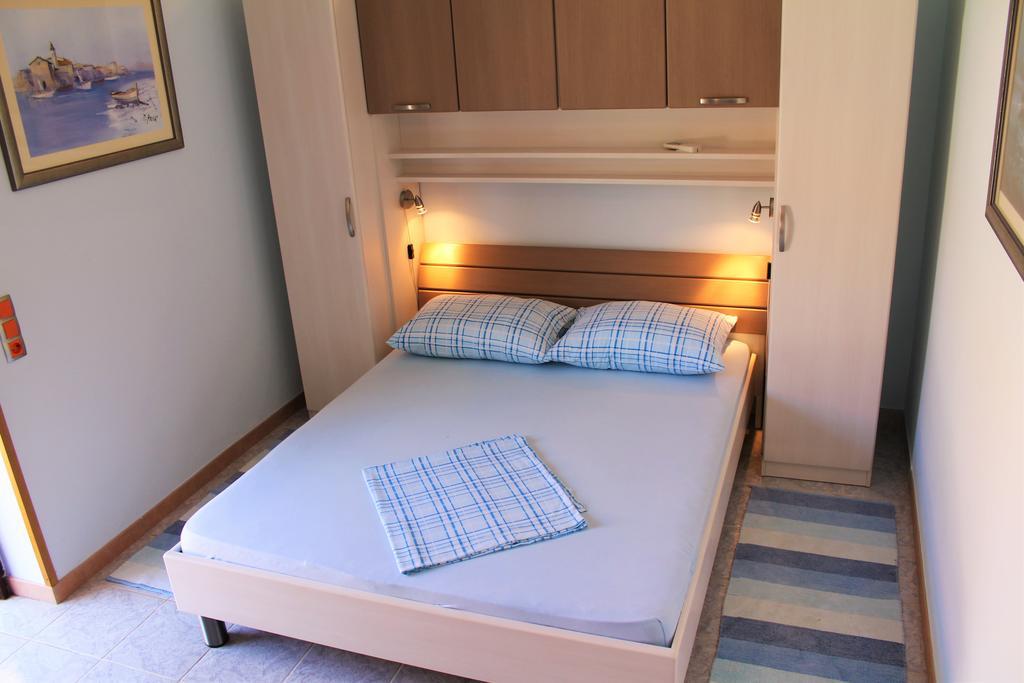 Apartments And Rooms Villa Mir Затон Экстерьер фото