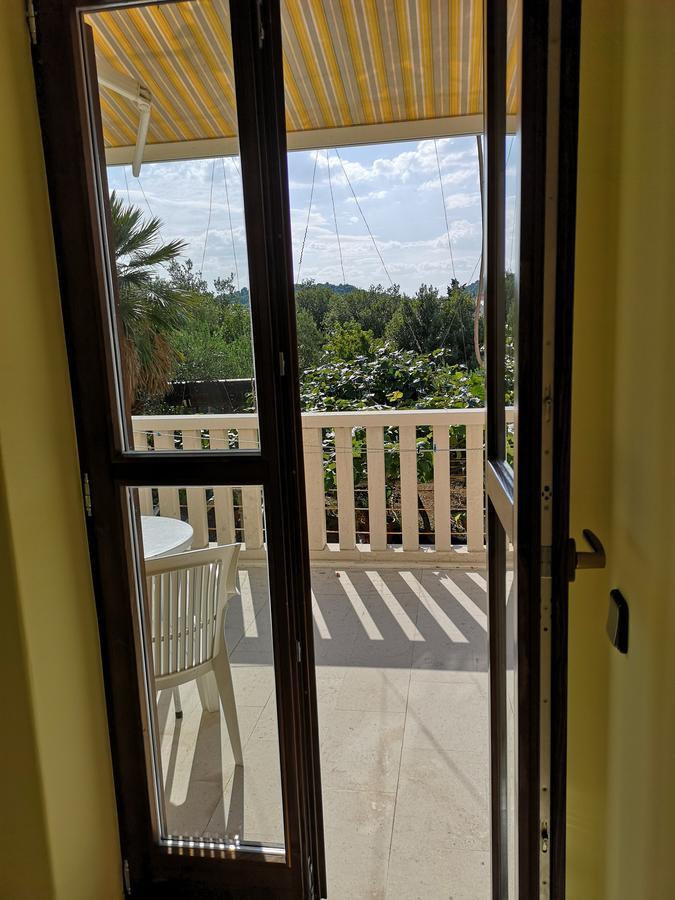 Apartments And Rooms Villa Mir Затон Экстерьер фото