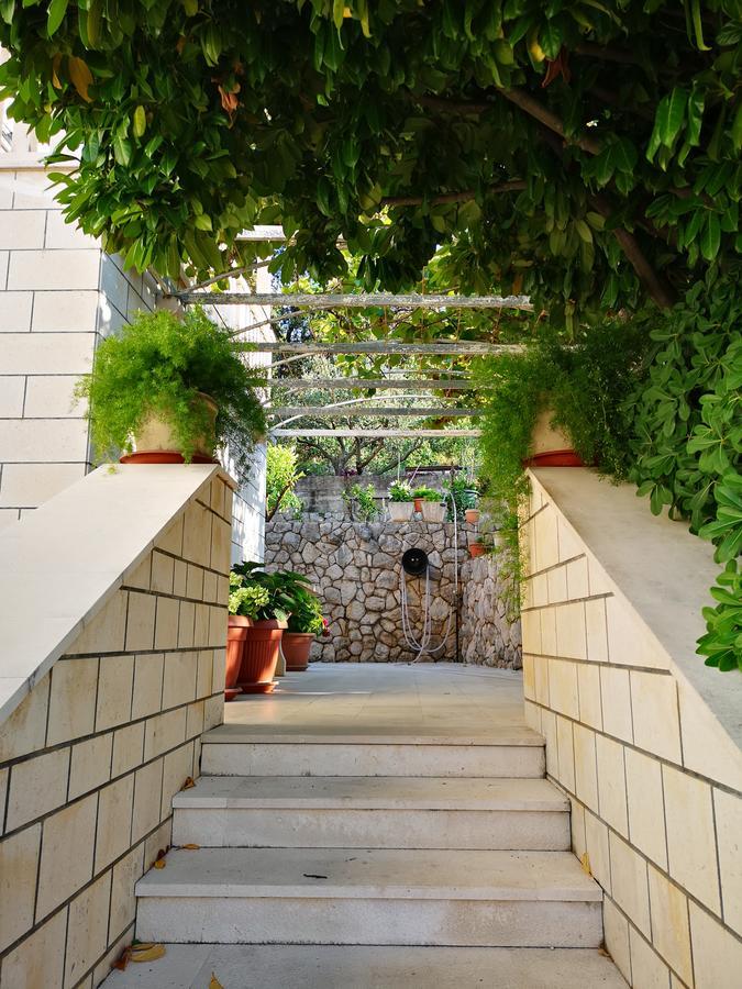 Apartments And Rooms Villa Mir Затон Экстерьер фото