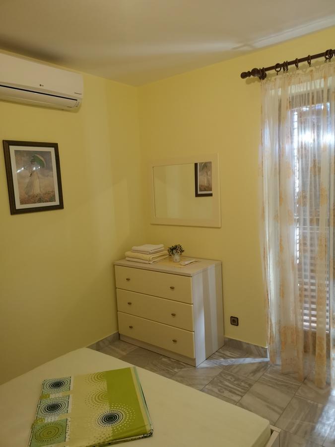 Apartments And Rooms Villa Mir Затон Экстерьер фото